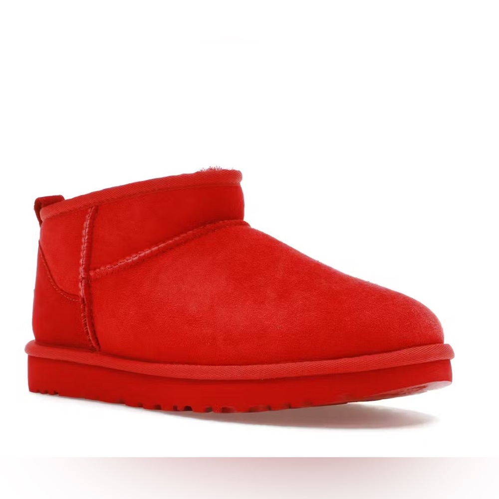 UGG Classic Ultra Mini Boot women’s 9